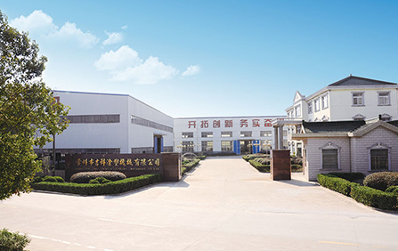 <font style='font-size:24px;font-weight:bold'> 生產基地</font><br/>我們公司工廠面積超過10000m2<br/>擁有先進的CNC 銑床，深度鉆孔機